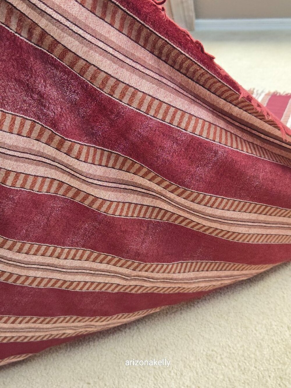 Wilfred Unworn WOOL Blanket Scarf Tiny Treated Hole Burgundy - Picture 5 of 10